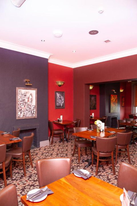 Royal Hotel Singleton - Tourism TAS 3