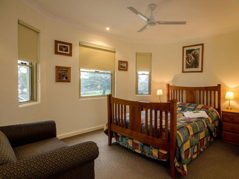 Royal Hotel - Hobart Tourism 1