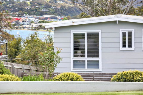 Ruby Moon - Tourism TAS 0