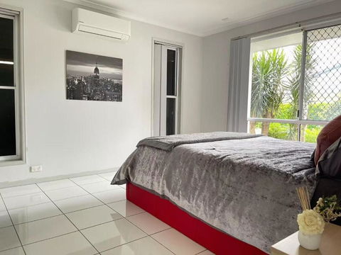 Runaway Bay Family Haven With 4beds - Hobart Tourism 3