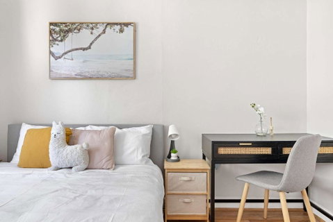 Rustic Queen Room In Glebe - Next To USYD - Shared Bathroom - Tourism TAS 2