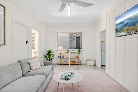 Sage Cottage! CBD Perfection! - Hobart Tourism 0