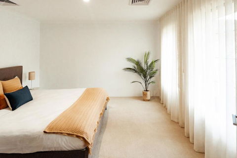 Salhus - Sleep In King Beds & Easy Walk To Town - Tourism TAS 3