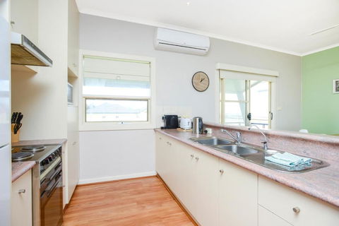 Salt - Aldinga Beach - C21 SouthCoast Holidays - Tourism TAS 2