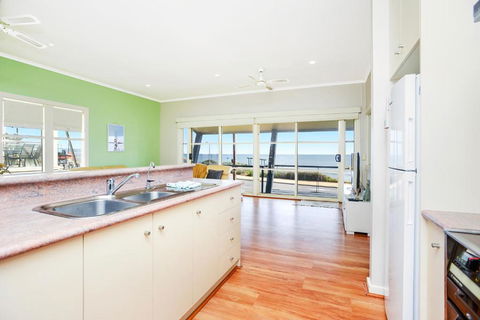 Salt - Aldinga Beach - C21 SouthCoast Holidays - Tourism TAS 3