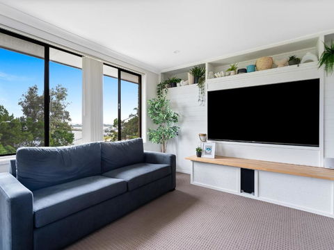 Salt & Sand Getaway - Hobart Tourism 1