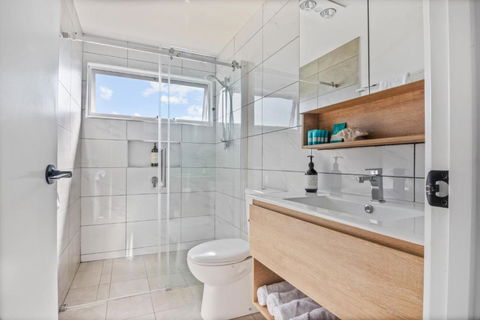 SALTAIR Beach House Right In Town - Tourism TAS 3