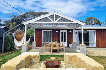 Salty Air Cottage with Tourism TAS