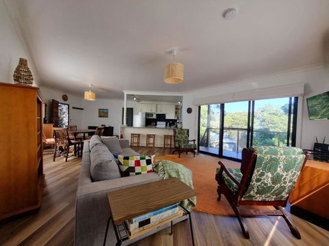 Salty Dog - Hobart Tourism 0