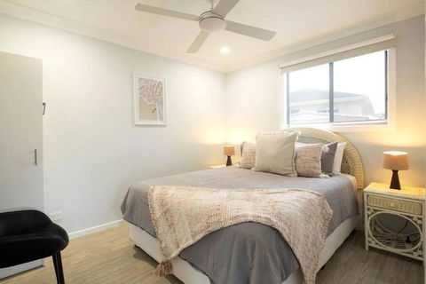 Salty Vibes - Tourism TAS 0