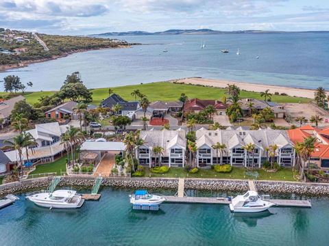 Salty Views - Tourism TAS 1