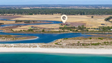 Samphire Chalet Tuart - Hobart Tourism 1