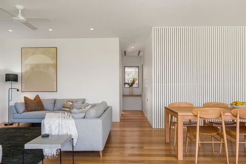 Sanctuary On Browning - Hobart Tourism 3