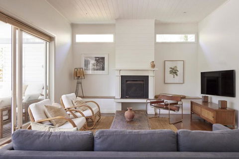 Sanctuary Spaces - Kia Ora Byron - Hobart Tourism 3