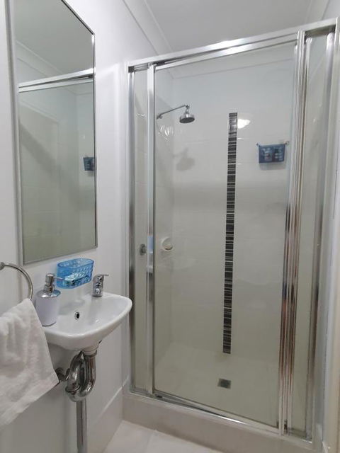 Sandalwood Guest Room - Tourism TAS 3