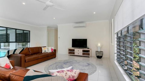 Sandcastles - Palm Cove - Tourism TAS 3