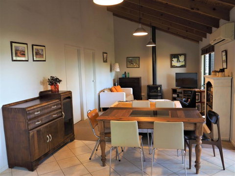 Sandhurst Escape 2 17 - Tourism TAS 3