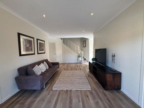 Sandpiper 10 - Close To Town And Beach - Tourism TAS 2