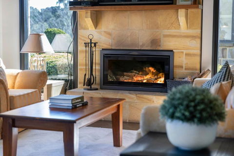 Sandstone Estate - Hobart Tourism 3