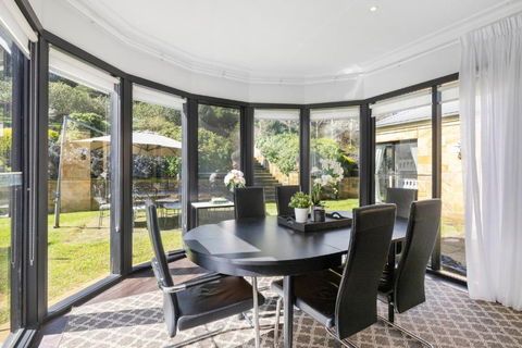 Sandstone Estate - Hobart Tourism 0