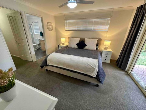 Sandstone Point And Bribie Beaches - Hobart Tourism 0