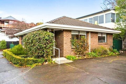 Sandy Bay Cozy Cottage Close To CBD - Tourism TAS 2