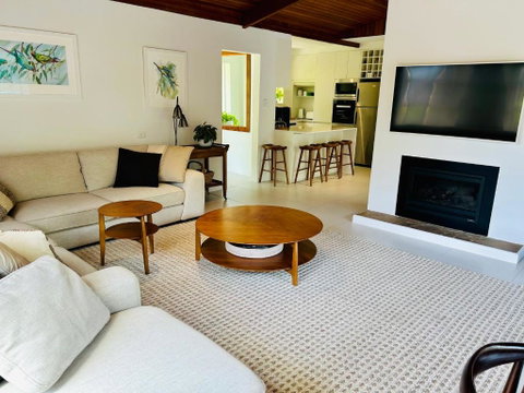 Sandy Bay Haven - Tourism TAS 1