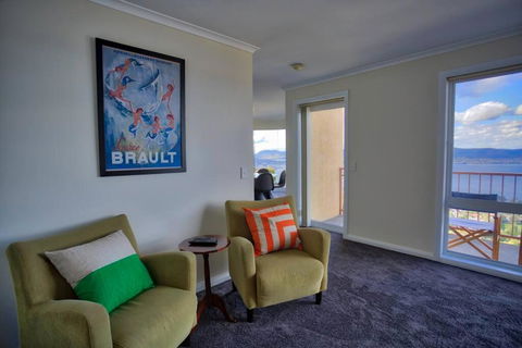 Sandy Bay Townhouse - Hobart Tourism 1