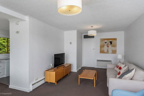 Sandy Bay Waterfront - Tourism TAS 3