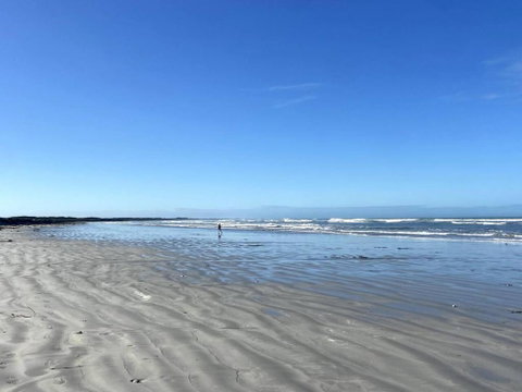 Sandy Bottoms Beach Escape - Tourism TAS 1