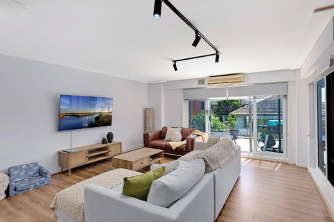 Sandy Cove Apartment The Entrance 8 - Tourism TAS 1