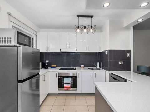 Sandy Bay Apartment With Hobart River View, Near UTAS - Stroll To Cafes And Shops - Tourism TAS 3