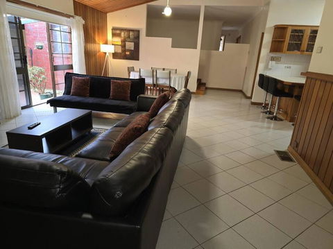 Serene Escape In Altona Meadows - Hobart Tourism 1