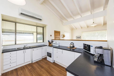 Sheoak On Wedge - Well Appointed Property Close To Beach - Hobart Tourism 1