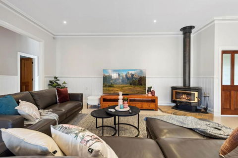 Sommerville Majestic Farm Manor Retreat 5bd 3Bth Pool Spa - Tourism TAS 1