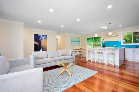 Spacious 3BR Family Haven In Upper Ferntree Gully - Hobart Tourism 0