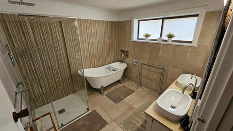 Spacious Holiday Home - Waikerie - Hobart Tourism 2