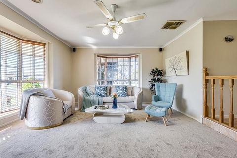 StayAU Tranquil 4BR Lakeside Retreat In Seabrook - Hobart Tourism 1