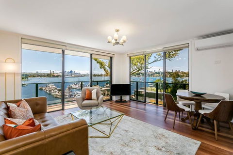 STG38 - Stunning Waterfront Apartment - Drummoyne - Tourism TAS 0