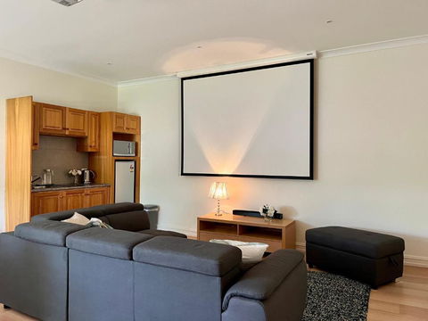 Super Luxury Self Contained Studio Unit - Hobart Tourism 1