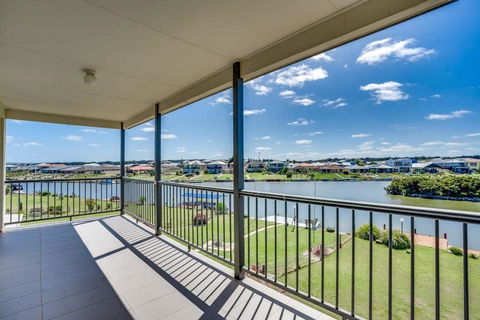 T2 12 Wentworth Pde Hindmarsh Island - No Linen Included - Tourism TAS 2