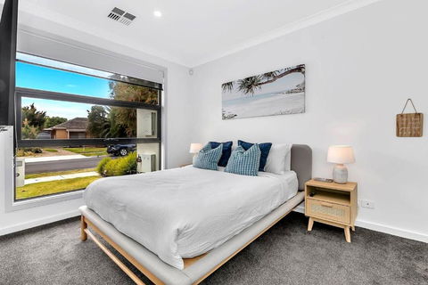 The Art Of Zen - Modern Comfort Between Beach And CBD - Hobart Tourism 0