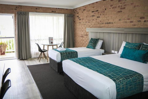 The Club Motor Inn Chinchilla - Hobart Tourism 0