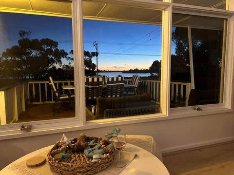 The Boathouse, A Place To Unwind & Explore - Hobart Tourism 2