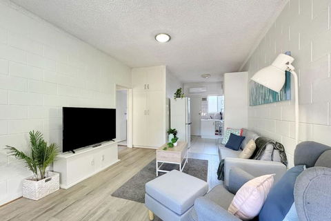 The Cosy Corner - Your Chic Adelaide Base - Hobart Tourism 0