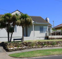 BEACHPOINT COTTAGE - Hobart Tourism