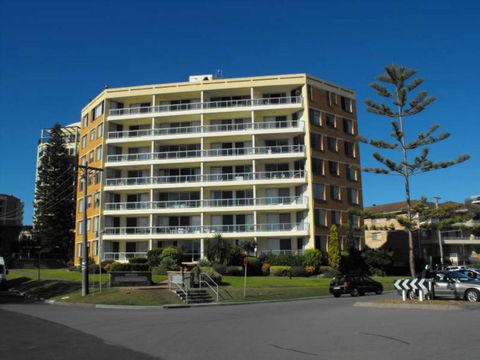Beachpoint, Unit 101, 28 North Street - Hobart Tourism 0