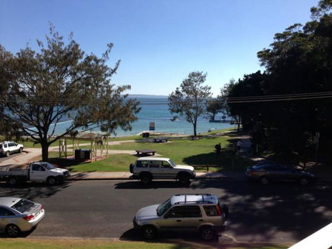 Beachpoint, Unit 101, 28 North Street - Hobart Tourism 1