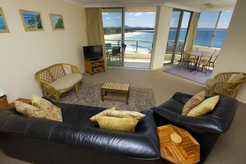 Beachpoint, Unit 401, 28 North Street - Hobart Tourism 3