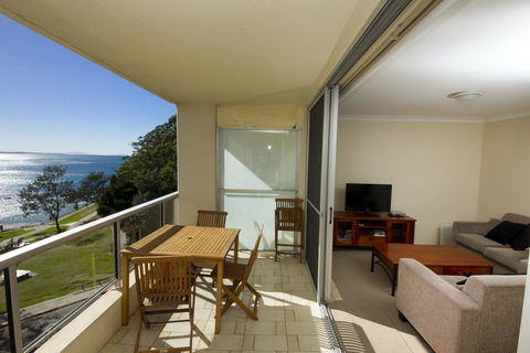 Beachpoint, Unit 402, 28 North Street - Hobart Tourism 3